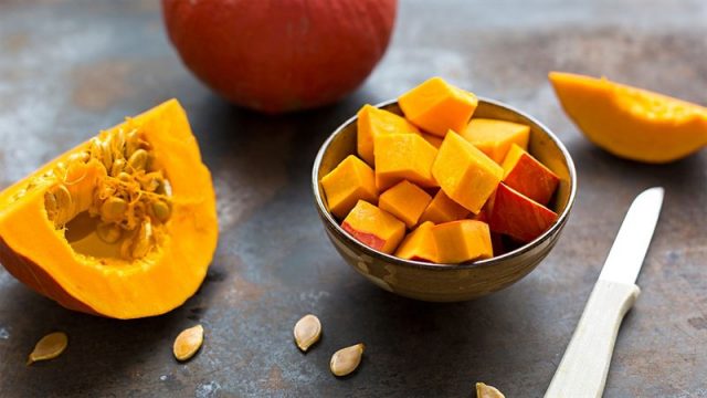 Ăn nhiều thực phẩm màu vàng cam mang lại nhiều lợi cho sức khỏe, vì sao?